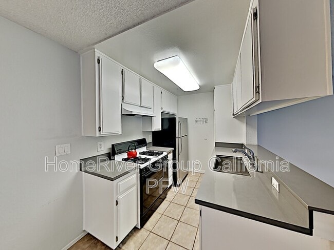 property at 5500 Lindley Ave