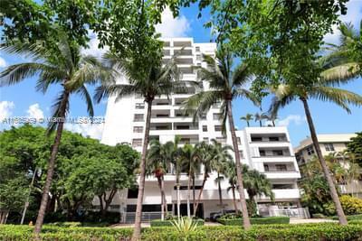 1775 Washington Ave in Miami Beach, FL - Foto de edificio