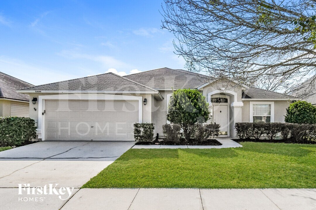 12880 Kelsey Island Dr in Jacksonville, FL - Foto de edificio