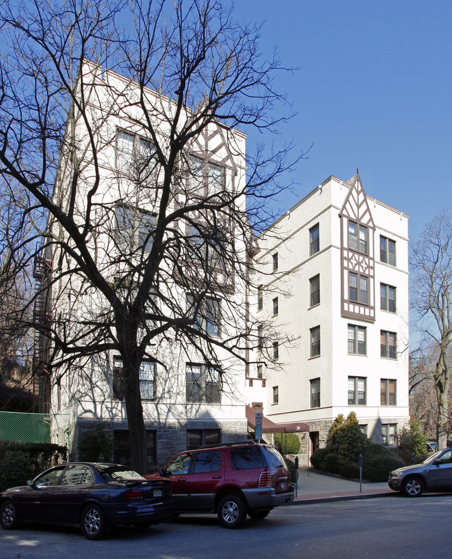 Gramatan Parkways in Yonkers, NY - Foto de edificio - Building Photo