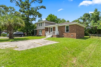 103 Roberta Dr in Summerville, SC - Foto de edificio - Building Photo