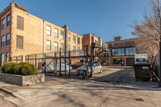 2425 W 14th St in Chicago, IL - Building Photo - Building Photo