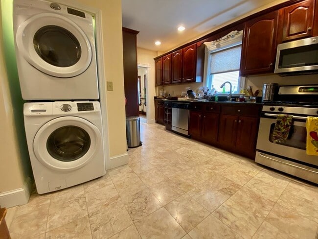 48 Weld Hill St, Unit 1