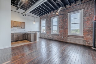 424 Main Street Luxury Apartments in Middletown, CT - Building Photo