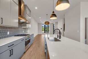 673 E 16th St in Indianapolis, IN - Building Photo