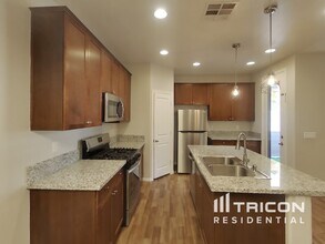 10240 Elias Child Ct in Las Vegas, NV - Building Photo - Building Photo