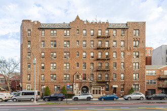 2424 Kings Hwy in Brooklyn, NY - Foto de edificio - Building Photo