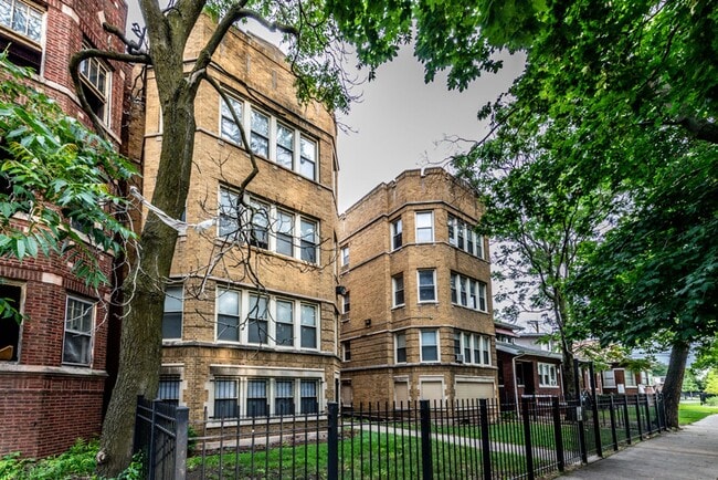 7924 S Vernon Chicago, IL 60619 in Chicago, IL - Building Photo - Building Photo