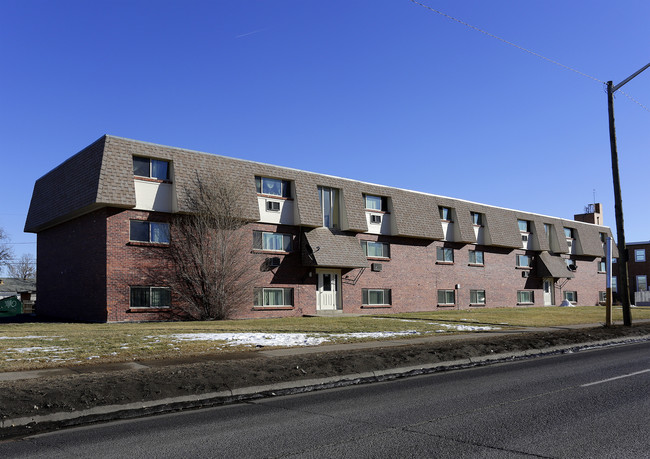 Federal Square Apartments in Denver, CO - Building Photo - Building Photo