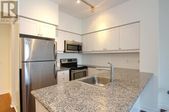 2885 Bayview Ave in Toronto, ON - Building Photo - Building Photo