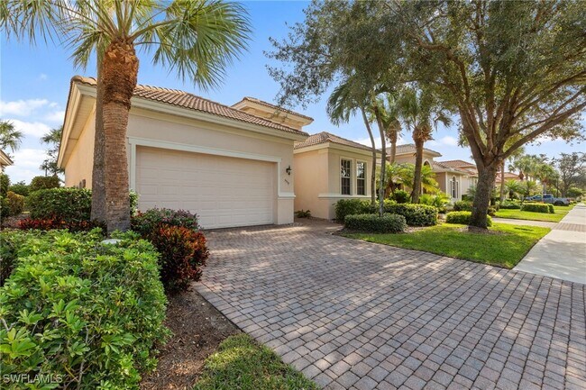5537 Whispering Willow Way in Ft. Myers, FL - Building Photo - Building Photo