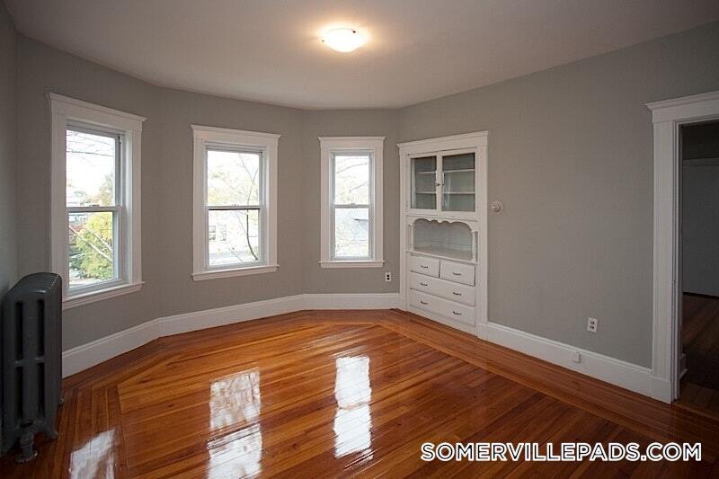 41 Belknap St in Somerville, MA - Building Photo