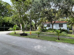 2935 Calusa St in Miami, FL - Building Photo - Building Photo