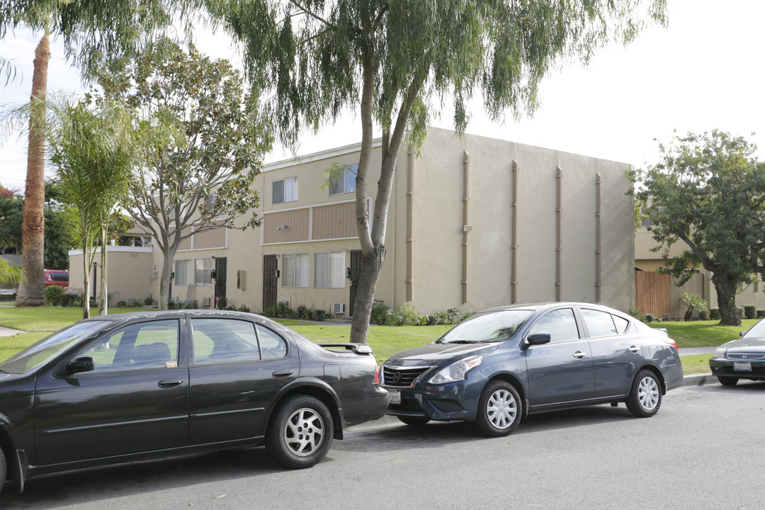 733 Fondren St in Orange, CA - Building Photo