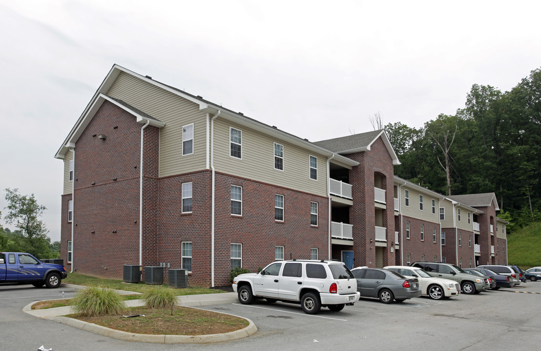 Oak Crest Apartments in Knoxville, TN - Foto de edificio