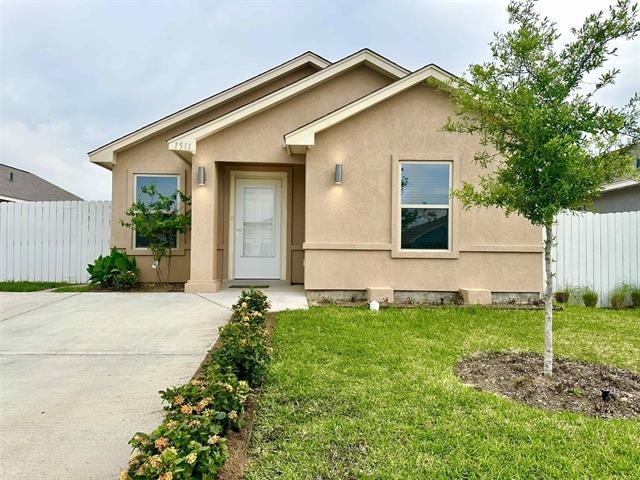 1511 Tesis Drive in Laredo, TX - Foto de edificio