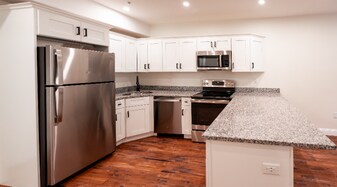 19 Academy Dr, Unit 1-12 in Lowell, MA - Building Photo