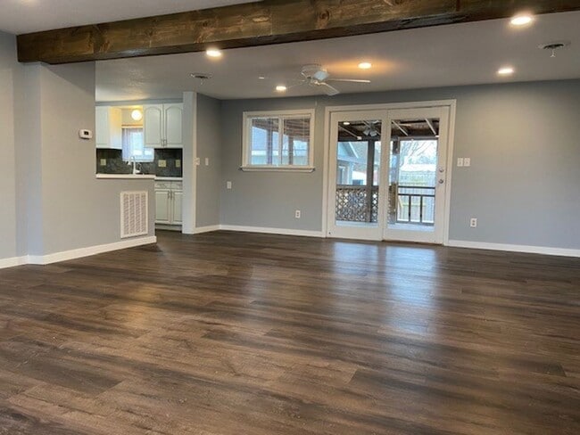 934 Evergreen Ave in Hollister, MO - Building Photo - Building Photo