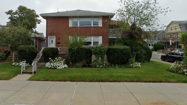11817 Rockaway Beach Blvd in Rockaway Park, NY - Foto de edificio