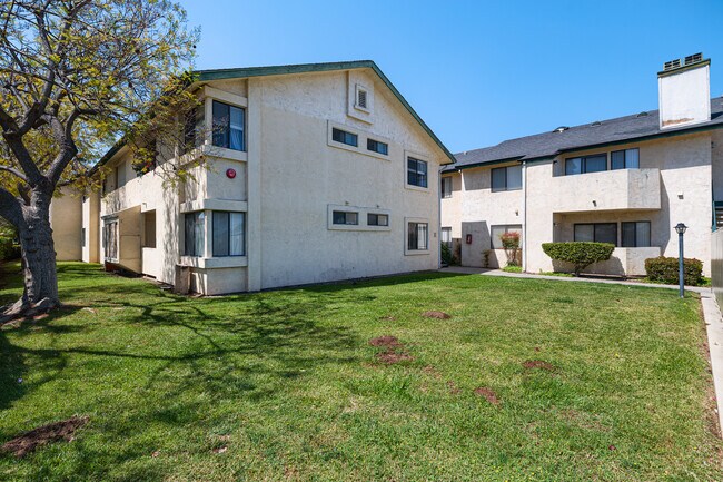 Legacy Residential - El Cajon in El Cajon, CA - Foto de edificio - Building Photo