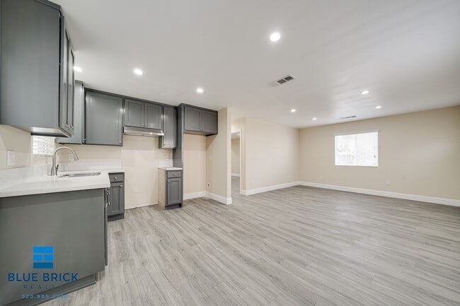 2724-2724 Lanfranco St in Los Angeles, CA - Building Photo - Building Photo