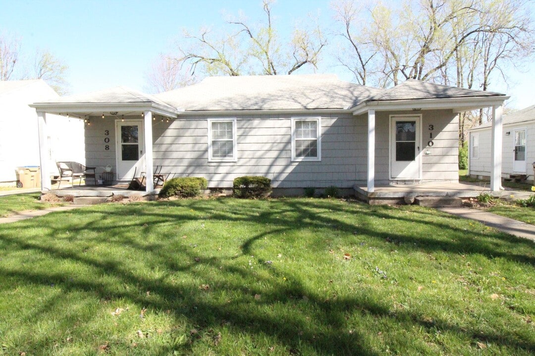 310 E 27th Ave in North Kansas City, MO - Building Photo