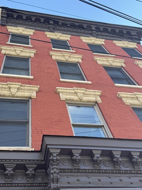 301 Madison St in Hoboken, NJ - Building Photo