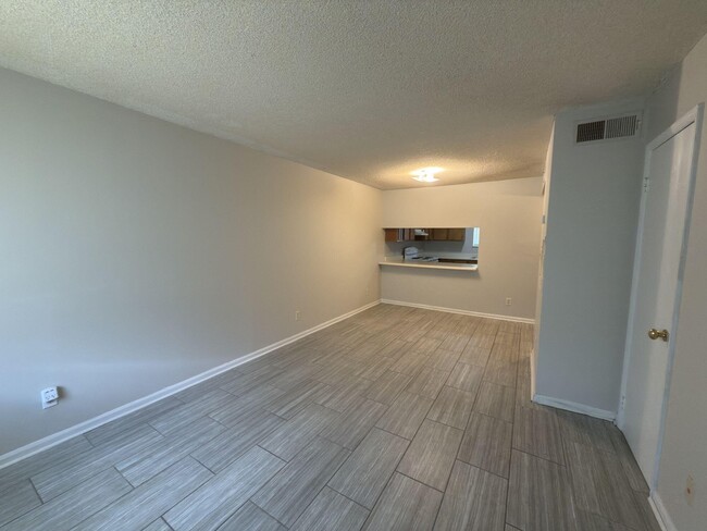 4260 US-90 in Pace, FL - Building Photo - Building Photo