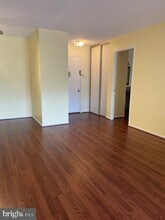 309 Yoakum Pkwy in Alexandria, VA - Foto de edificio - Building Photo