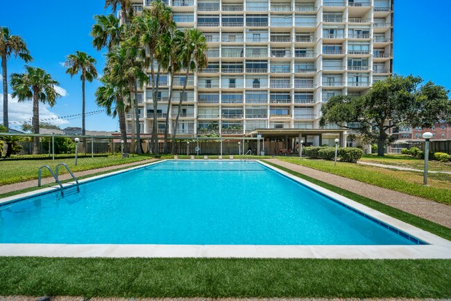 4600 Ocean Dr in Corpus Christi, TX - Foto de edificio - Building Photo
