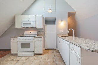 429 Capitol Ave in Hartford, CT - Foto de edificio - Building Photo