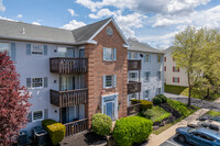 Wickerton Heights Condo in Pottstown, PA - Foto de edificio - Building Photo