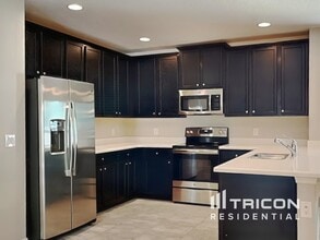 34633 Salerno Cir in Sorrento, FL - Building Photo - Building Photo