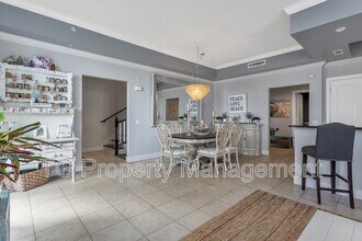 1032 1st St S in Jacksonville Beach, FL - Foto de edificio - Building Photo