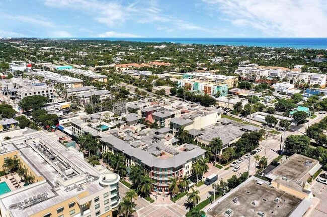 235 NE 1st St in Delray Beach, FL - Foto de edificio - Building Photo