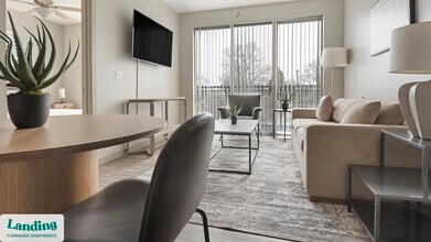 5800 Highlands Plaza Dr in St. Louis, MO - Building Photo - Building Photo