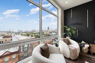 1122 W Chicago Ave in Chicago, IL - Foto de edificio - Building Photo