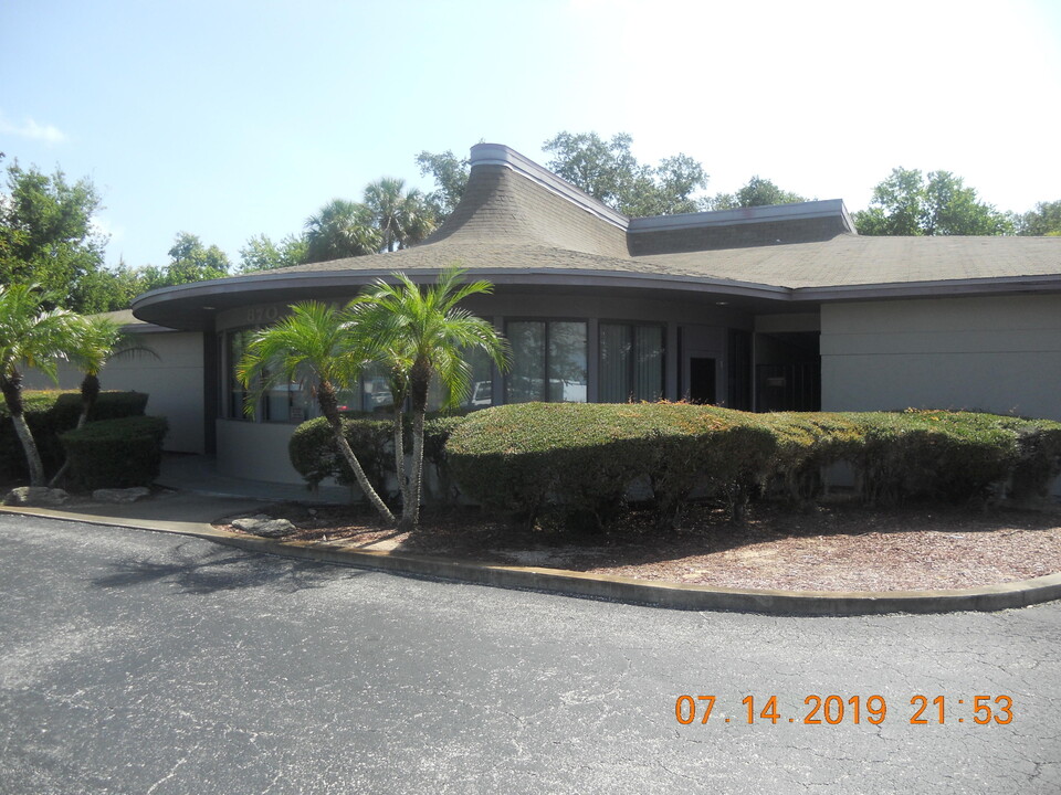 870 N Cocoa Blvd in Cocoa, FL - Building Photo