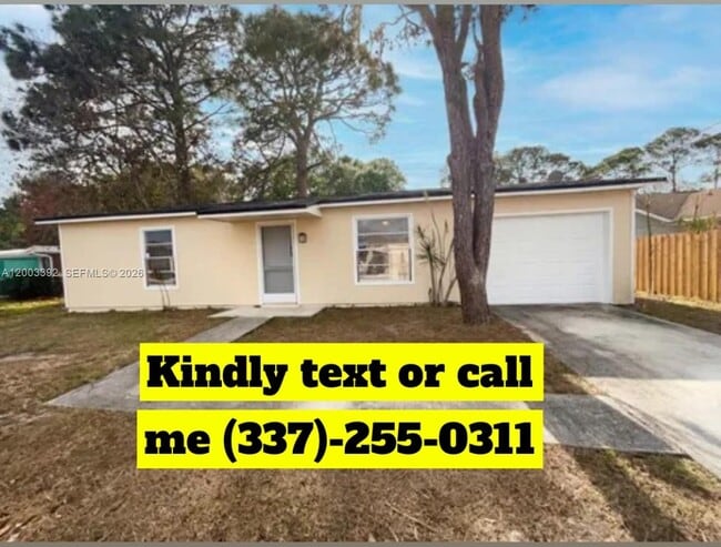 property at 1119 SE Proctor Ln