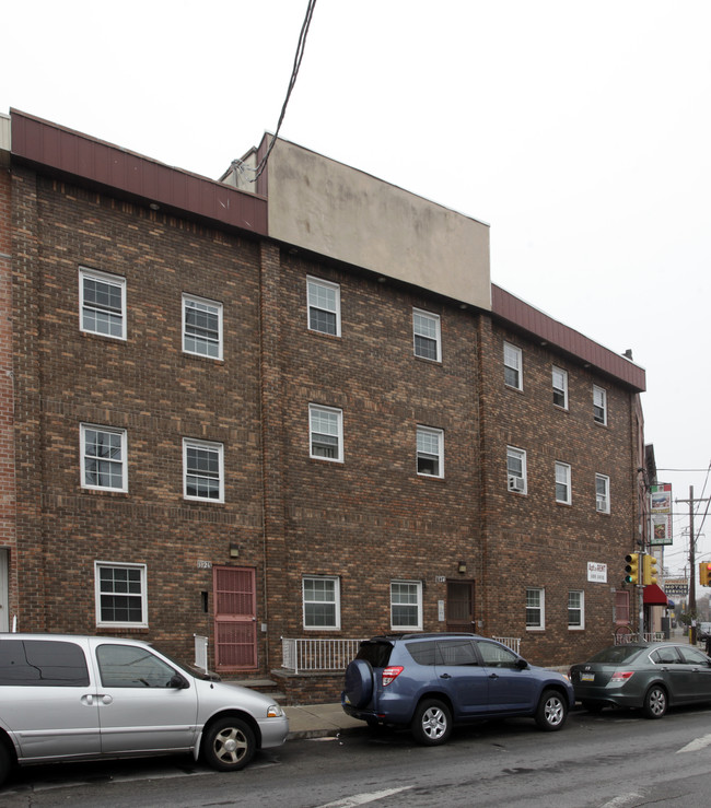 1124 E Passyunk Ave in Philadelphia, PA - Foto de edificio - Building Photo