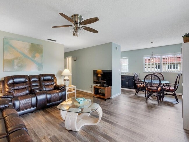 property at 10 Vista Palm Ln