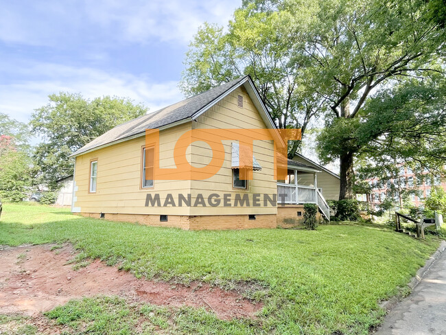 4 1st St in Greenville, SC - Foto de edificio - Building Photo