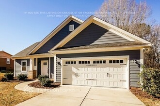 9825 Rich Hatchet Rd in Huntersville, NC - Foto de edificio - Building Photo