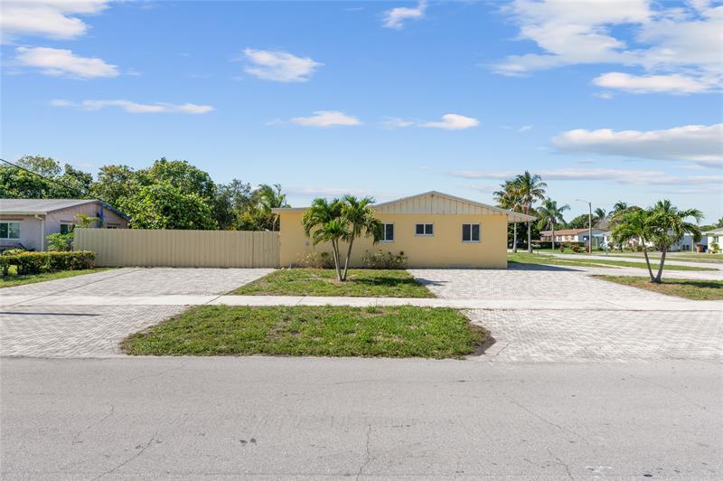 1030 SW 6th Way in Deerfield Beach, FL - Building Photo