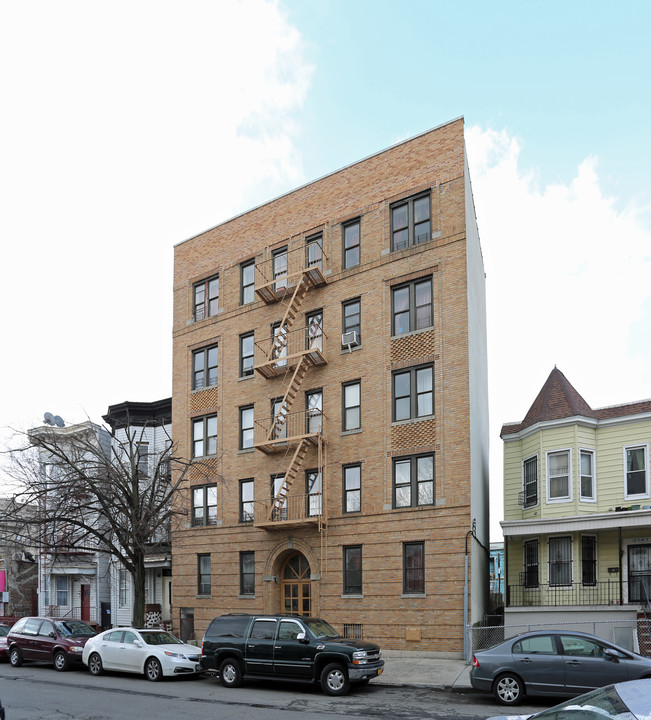 3135 Decatur in Bronx, NY - Foto de edificio