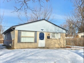 8033 Studebaker Ave in Warren, MI - Building Photo - Building Photo