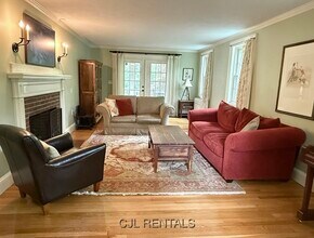 336 Dedham St in Newton, MA - Building Photo - Building Photo
