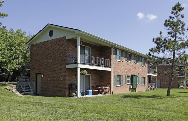 Inverness Apartments in Fort Thomas, KY - Foto de edificio - Building Photo