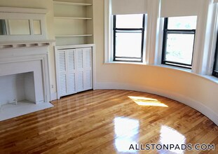 19 Brighton Ave, Unit 4 in Boston, MA - Foto de edificio - Building Photo