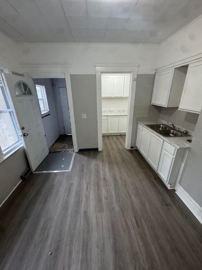 578 E 107th St in Cleveland, OH - Building Photo - Building Photo